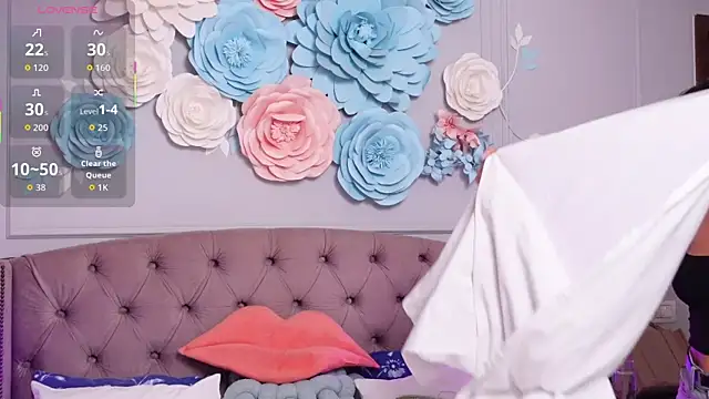 JenniferLovve online show from June 26, 4:18 am
