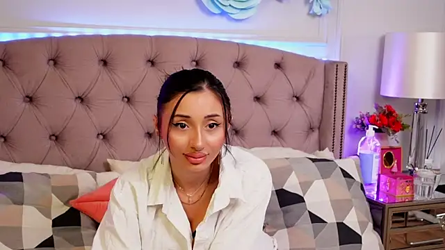 JenniferLovve online show from March 6, 3:45 am