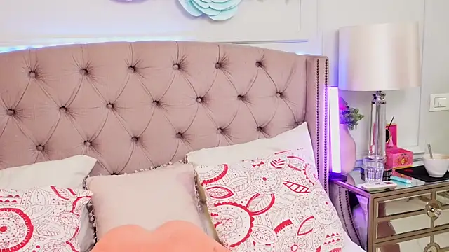 JenniferLovve online show from April 12, 4:16 am