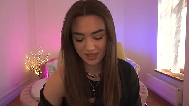 EricaSin online show from April 13, 1:04 pm