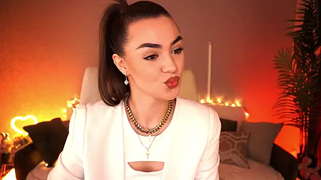 EricaSin online show from May 7, 6:39 am