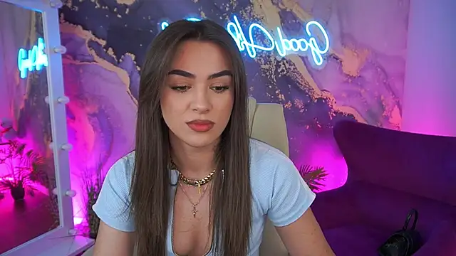 Snapshot of EricaSin chatting on June 19, 1:17 pm EricaSin online show from June 19, 1:17 pm