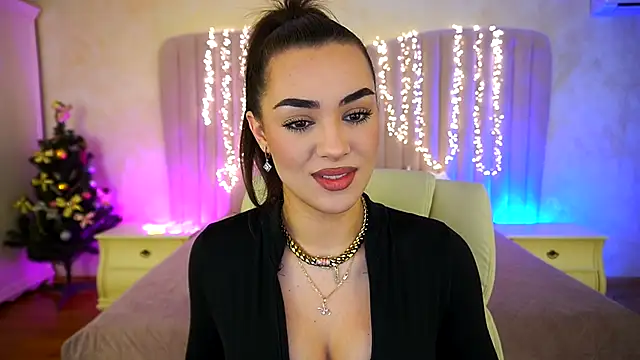 Snapshot of EricaSin chatting on December 18, 7:35 am EricaSin online show from December 18, 7:35 am