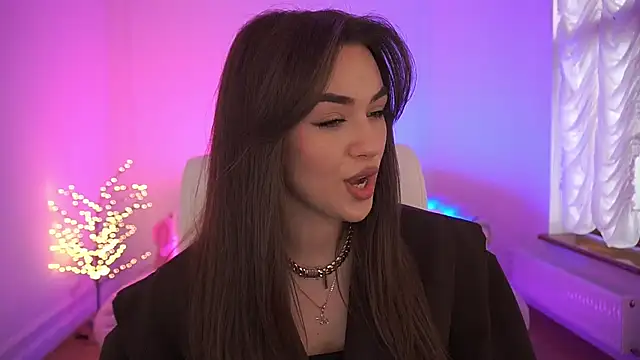 EricaSin online show from March 6, 1:50 pm