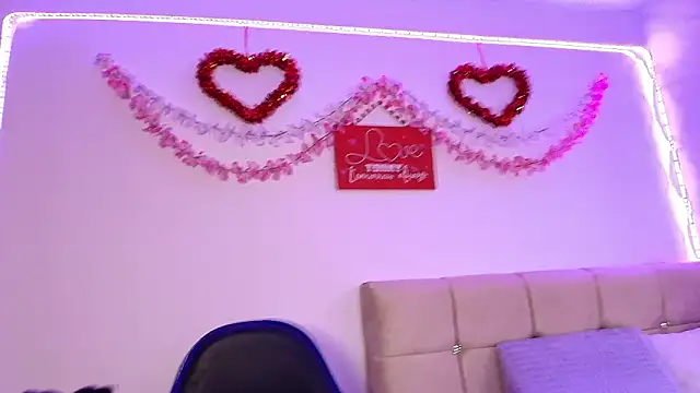 dulce mariaa    online show from March 26, 11:52 am