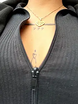 LunaHot 777 online show from November 8, 6:33 pm