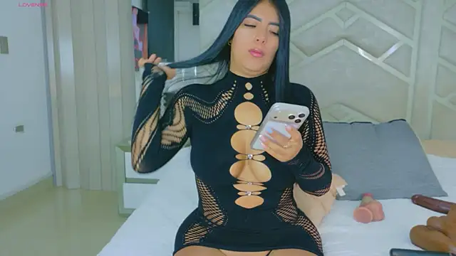 RoseMariee  online show from May 4, 9:12 am