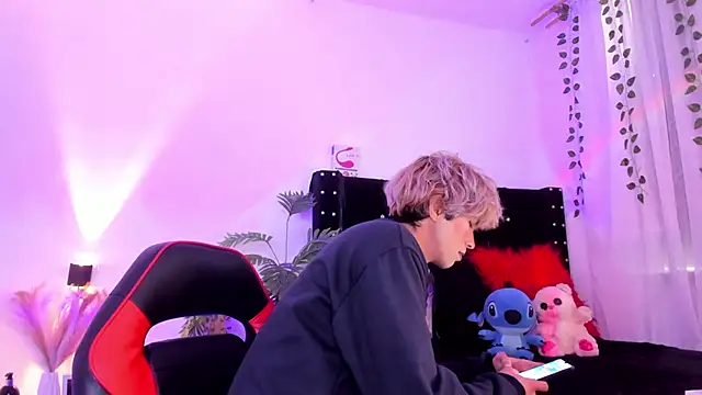 Cooperrosscute233 online show from February 22, 9:05 pm