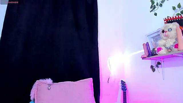 Cooperrosscute233 online show from October 20, 3:23 pm