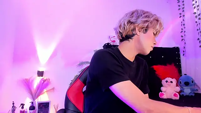 Cooperrosscute233 online show from February 25, 7:58 pm