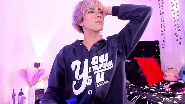 Cooperrosscute233 online show from February 21, 7:05 pm