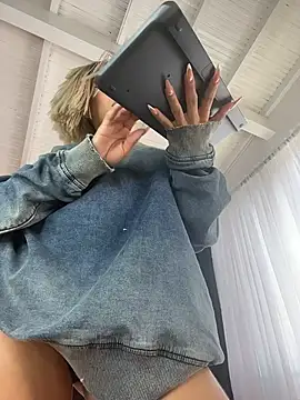 MystiqueXXX online show from November 17, 1:04 pm