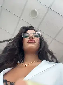 Snapshot of MystiqueXXX chatting on July 8, 1:12 pm MystiqueXXX online show from July 8, 1:12 pm