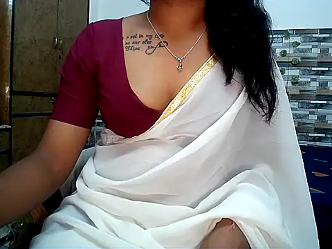 HOT AARVI11 online show from November 15, 4:00 pm