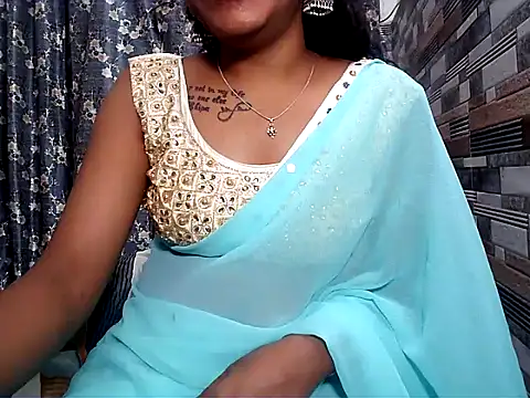 HOT AARVI11 online show from November 7, 5:17 pm