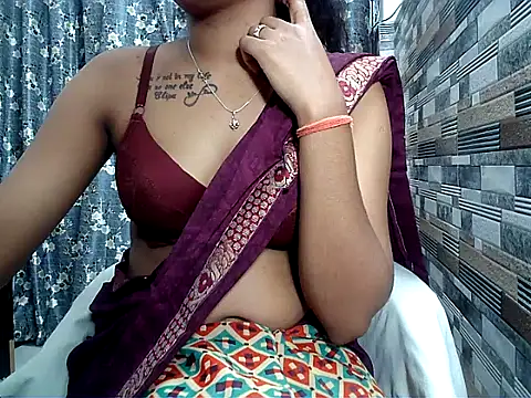 HOT AARVI11 online show from November 3, 3:37 pm