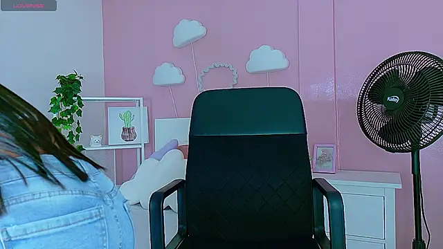 Snapshot of SamaGrey__ chatting on September 19, 11:36 am SamaGrey online show from September 19, 11:36 am