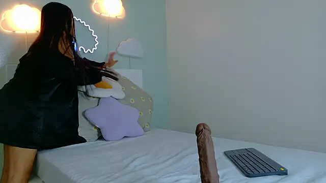 Snapshot of SamaGrey__ chatting on November 13, 11:36 am SamaGrey online show from November 13, 11:36 am