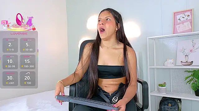 Snapshot of SamaGrey__ chatting on September 24, 11:39 am SamaGrey online show from September 24, 11:39 am