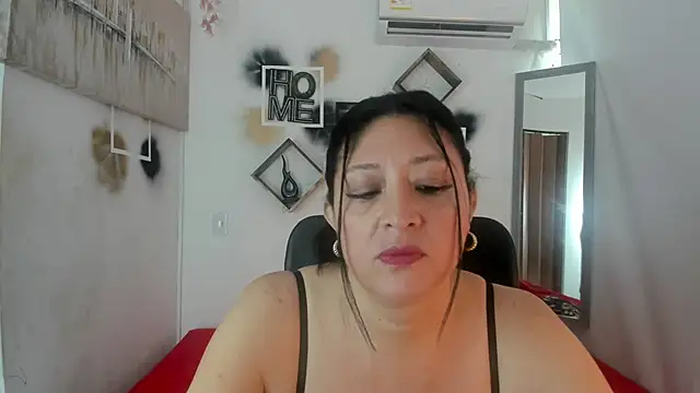 Snapshot of tatiana_sofiaa chatting on October 7, 1:23 pm tatiana sofiaa online show from October 7, 1:23 pm