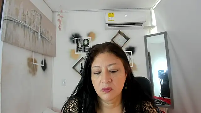 Snapshot of tatiana_sofiaa chatting on September 27, 1:28 pm tatiana sofiaa online show from September 27, 1:28 pm