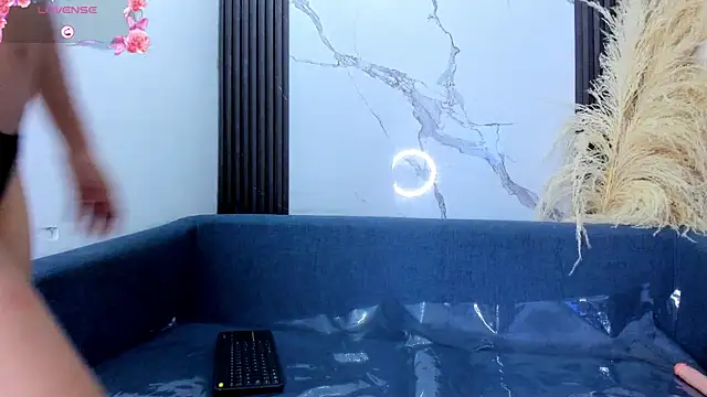 CristineCaru online show from February 4, 12:00 pm