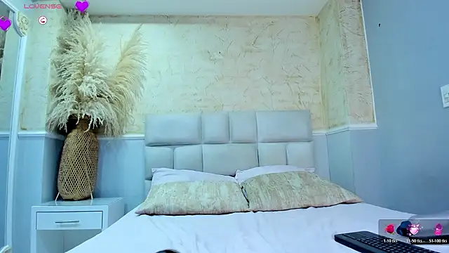 CristineCaru online show from February 5, 11:39 am