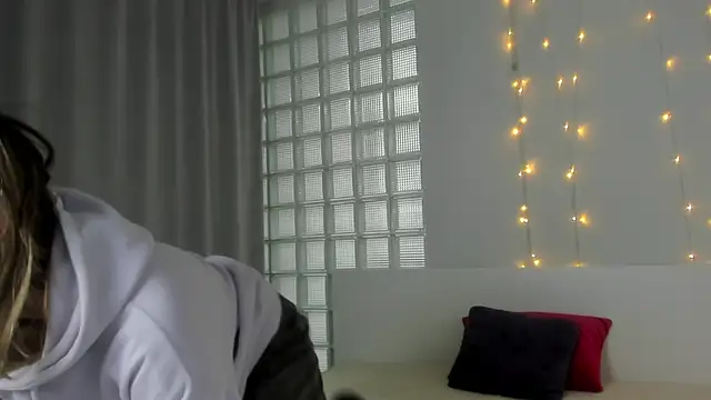 Snapshot of Sunny_Sammy chatting on November 29, 8:25 am Sunny Sammy online show from November 29, 8:25 am