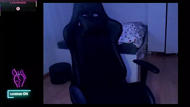 Snapshot of Kinkybooby chatting on January 8, 6:58 pm Kinkybooby online show from January 8, 6:58 pm