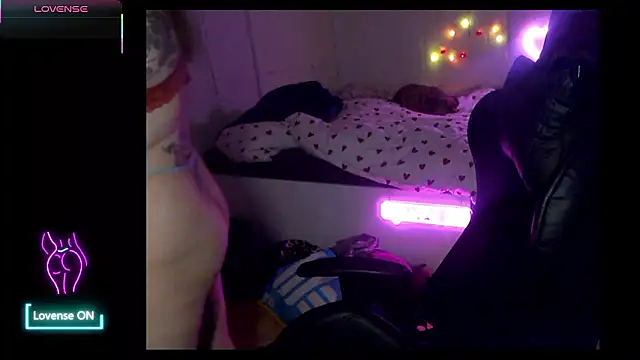 Snapshot of Kinkybooby chatting on January 10, 3:51 pm Kinkybooby online show from January 10, 3:51 pm