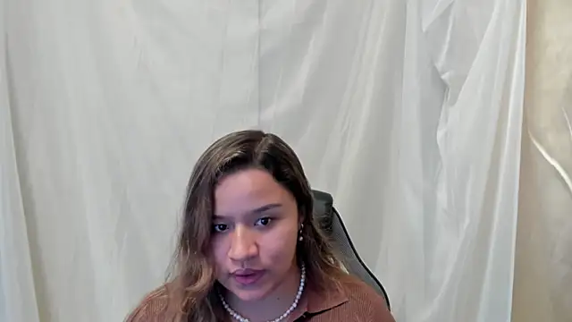 ElaBourn  online show from March 24, 4:40 pm