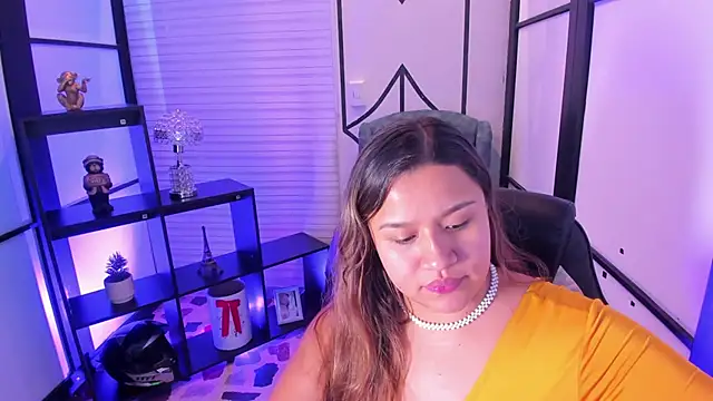 ElaBourn  online show from November 12, 12:53 pm