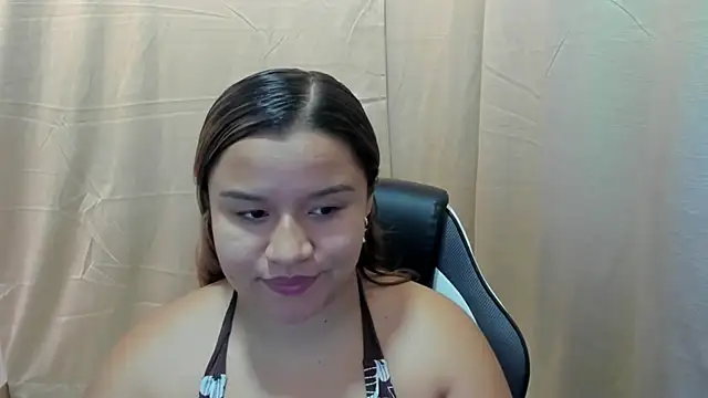 Snapshot of ElaBourn_ chatting on May 8, 3:49 pm ElaBourn online show from May 8, 3:49 pm