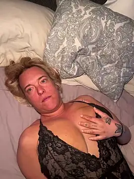 SvenskMILF online show from May 8, 8:40 am