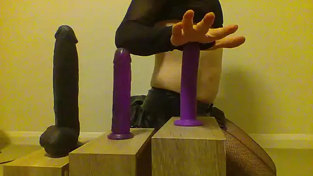 unforgettable dirty slut online show from April 4, 8:15 pm