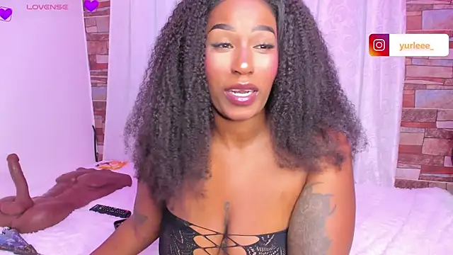 Brandy brown  online show from February 9, 11:14 pm