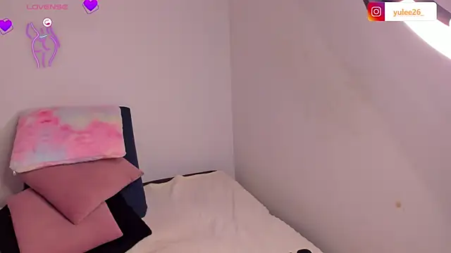 Brandy brown  online show from September 30, 12:16 am