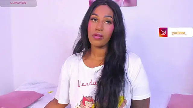 Brandy brown  online show from May 23, 11:48 pm