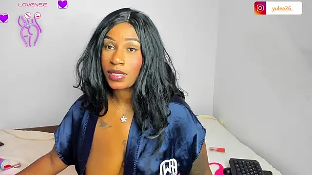 Brandy brown  online show from October 13, 11:38 pm