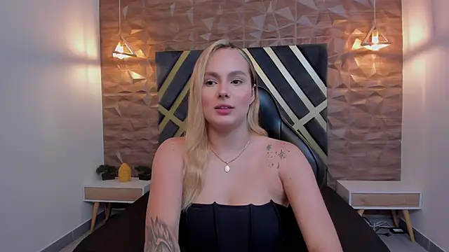 Emmaa white  online show from December 18, 5:17 pm