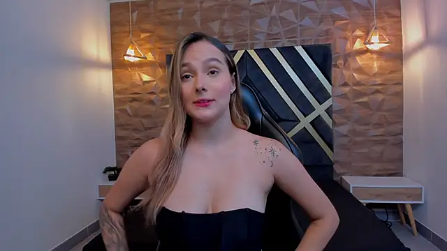 Snapshot of Emmaa_white_ chatting on November 8, 5:16 pm Emmaa white online show from November 8, 5:16 pm