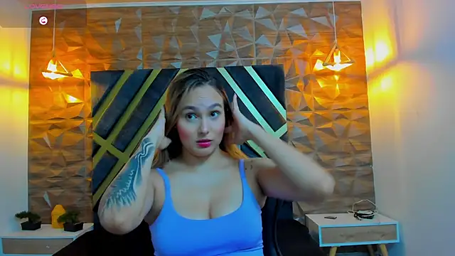 Snapshot of Emmaa_white_ chatting on October 14, 5:02 pm Emmaa white online show from October 14, 5:02 pm