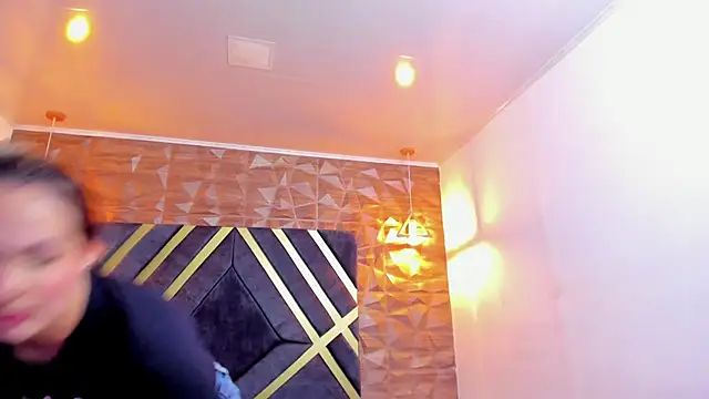 Emmaa white  online show from March 20, 5:14 pm