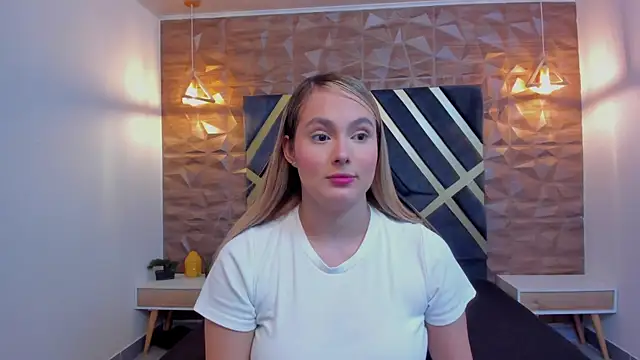 Emmaa white  online show from January 13, 5:17 pm