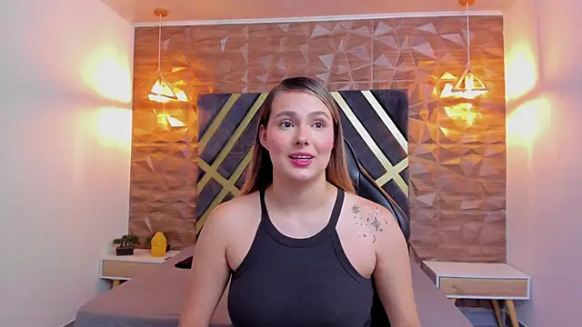 Emmaa white  online show from April 13, 5:17 pm