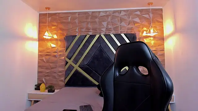 Emmaa white  online show from April 15, 7:58 pm