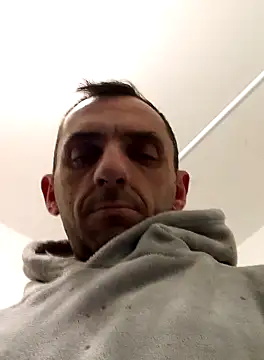 hotmen83 online show from April 13, 10:03 pm