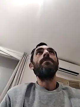 hotmen83 online show from October 31, 10:49 pm