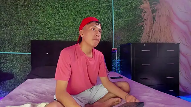 spicy adonhis online show from April 9, 2:23 pm