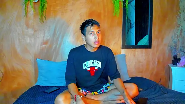 spicy adonhis online show from March 29, 4:30 pm